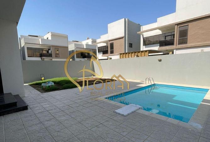 952597 - Property Image 2