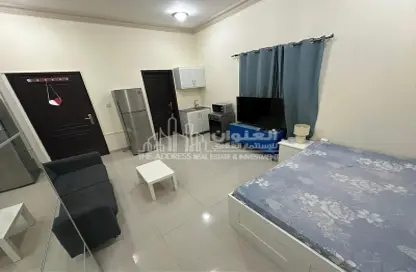 Living / Dining Room image for: Apartment - 1 Bathroom for rent in Mamoura 18 - Al Maamoura - Doha, Image 1