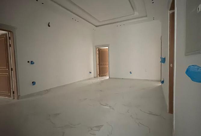 976158 - Property Image 3