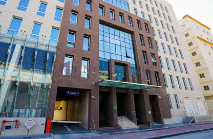 Apartment - 3 Bedrooms - 2 Bathrooms for rent in Ramada Commercial Building - Al Rawabi Street - Al Muntazah - Doha Apartment - 3 Bedrooms - 2 Bathrooms for rent in Ramada Commercial Building - Al Rawabi Street - Al Muntazah - Doha