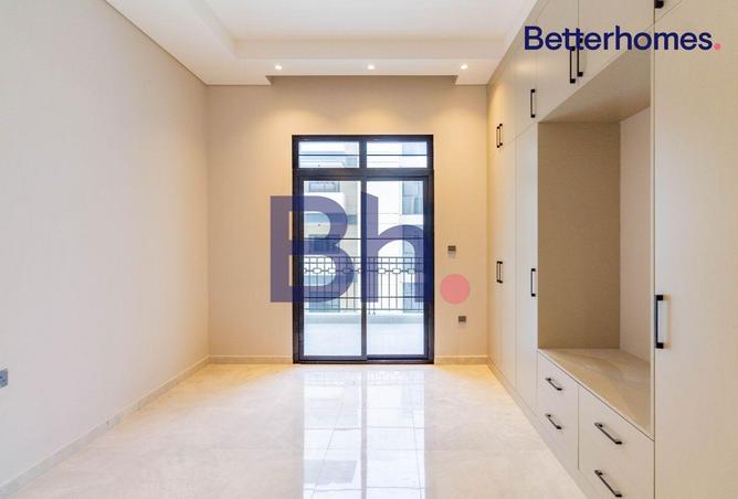 916475 - Property Image 2