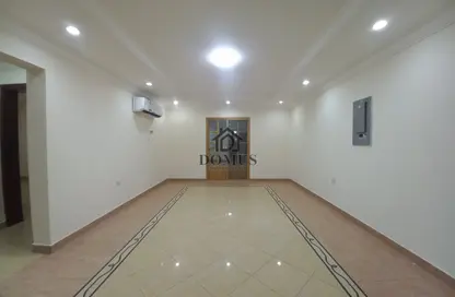 شقة - 2 غرف نوم - 2 حمامات للايجار في شارع ثابت بن زايد - المنصورة - الدوحة