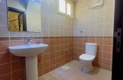 Villa - 4 Bedrooms - 5 Bathrooms for rent in Old Airport 43 - Old Airport Road - Doha