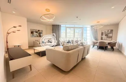 Penthouse - 3 Bedrooms - 5 Bathrooms for rent in Floresta Gardens - Floresta Gardens - The Pearl Island - Doha