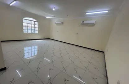 Villa - 5 Bedrooms - 5 Bathrooms for rent in Ain Khaled Villas - Ain Khaled - Doha