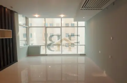 Apartment - 2 Bedrooms - 2 Bathrooms for rent in Umm Ghuwalina - Umm Ghuwailina - Doha