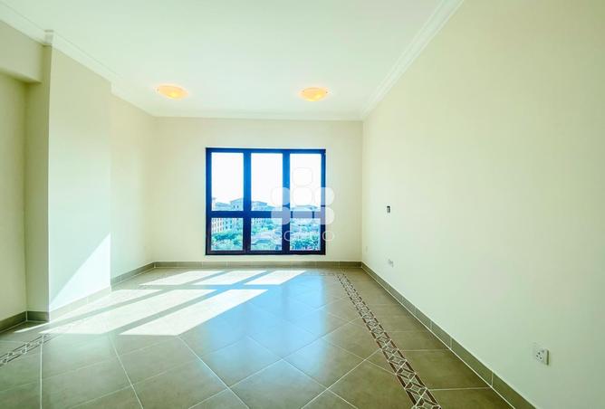 930400 - Property Image 3