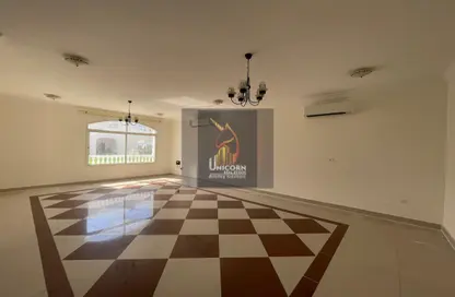 مجمع سكني - 4 غرف نوم - 5 حمامات للايجار في الريان القديمة - الريان - الدوحة