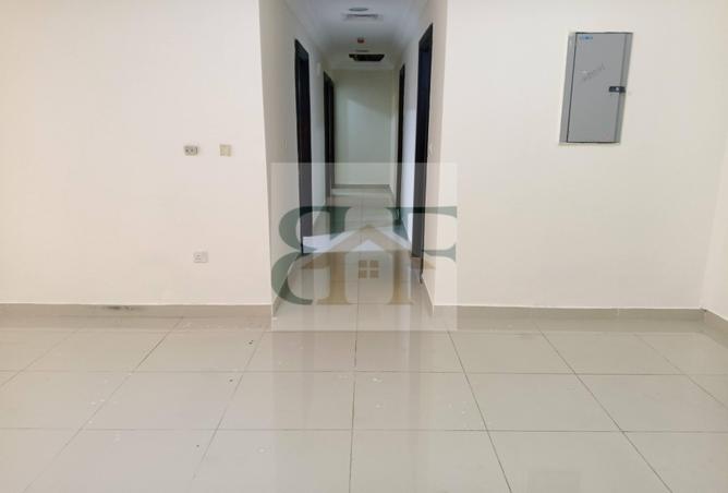 988121 - Property Image 3