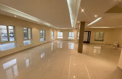 فيلا - 5 غرف نوم - 6 حمامات للايجار في فلل واست باي لاغون - وست باي لاجون - بحيرة وست لاجون - الدوحة