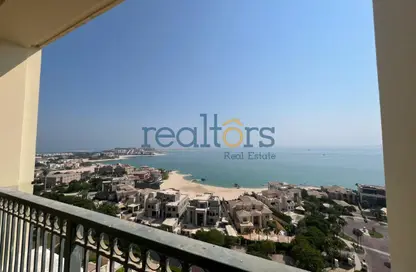 Apartment - 2 Bedrooms - 3 Bathrooms for sale in Viva West - Viva Bahriyah - The Pearl Island - Doha