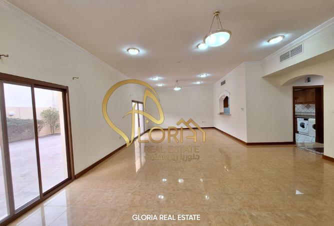 927463 - Property Image 2
