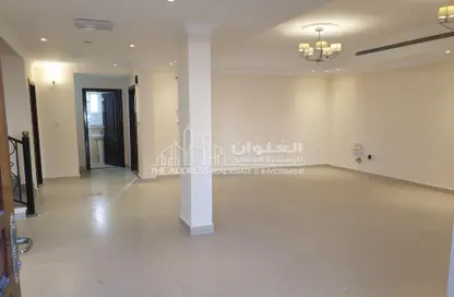 Empty Room image for: Villa - 3 Bedrooms - 3 Bathrooms for rent in Souk Al gharaffa - Al Gharrafa - Doha, Image 1
