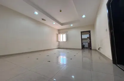 شقة - 2 غرف نوم - 2 حمامات للايجار في شارع النصر - النصر - الدوحة