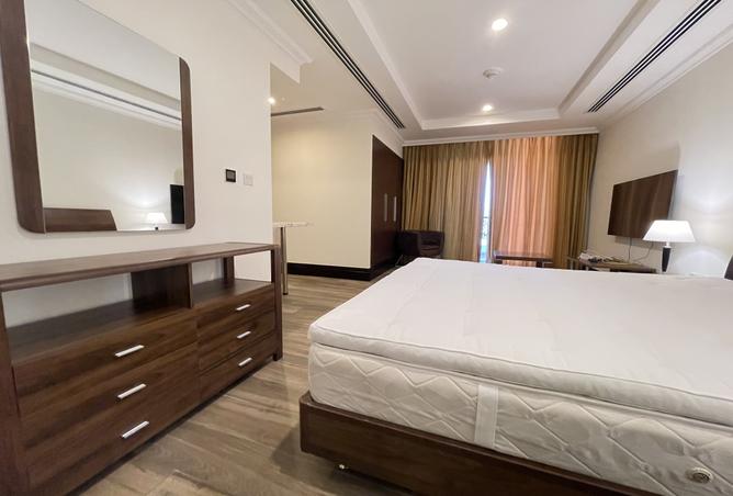 985561 - Property Image 3