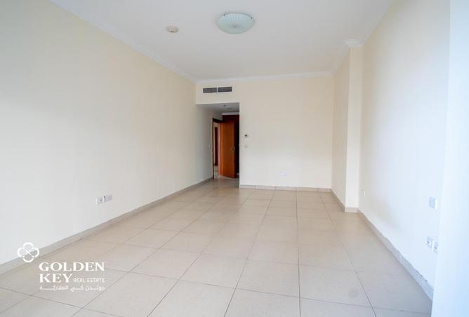 910889 - Property Image 2
