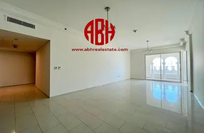 Empty Room image for: Apartment - 1 Bedroom - 2 Bathrooms for rent in Viva Central - Viva Bahriyah - The Pearl Island - Doha, Image 1