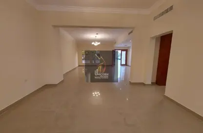 مجمع سكني - 4 غرف نوم - 4 حمامات للايجار في فلل عين خالد - عين خالد - الدوحة