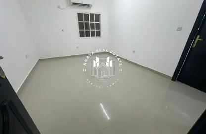 Apartment - Studio - 1 Bathroom for rent in Umm Al Seneem Street - Ain Khaled - Doha