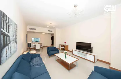 صورة لـ غرفة المعيشة شقة - 2 غرف نوم - 2 حمامات للايجار في برج ريجنسي ريزيدينس - برج ريجنسي ريزيدينس - الخليج الغربي - الدوحة ، صورة رقم 1
