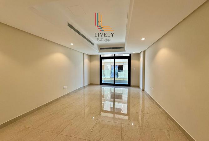 942282 - Property Image 2