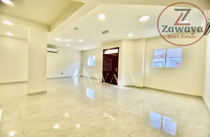 Villa - 6 Bedrooms - 4 Bathrooms for rent in Bu Hamour Street - Abu Hamour - Doha