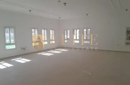 Compound - 3 Bedrooms - 4 Bathrooms for rent in Legtaifiya Lagoon - West Bay - Doha