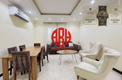 شقة - 2 غرف نوم - 3 حمامات للايجار في شارع عاصم بن عمر - المنصورة - الدوحة