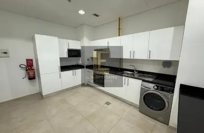 Apartment - 2 Bedrooms - 3 Bathrooms for rent in Jawharat Lusail - Marina District - Lusail