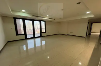 Apartment - 2 Bedrooms - 3 Bathrooms for rent in Tower 10 - Porto Arabia - The Pearl Island - Doha