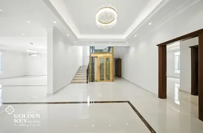 Villa - 6 Bedrooms - 7 Bathrooms for rent in Bab Al Rayyan - Muraikh - AlMuraikh - Doha