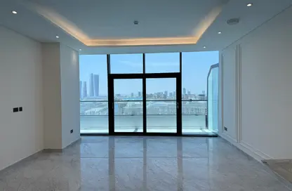 Apartment - 2 Bedrooms - 3 Bathrooms for rent in Marina Tower 02 - Marina District - Lusail
