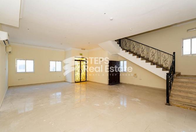 967448 - Property Image 2