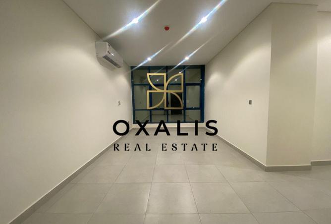 912099 - Property Image 2