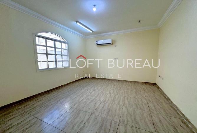 958562 - Property Image 2