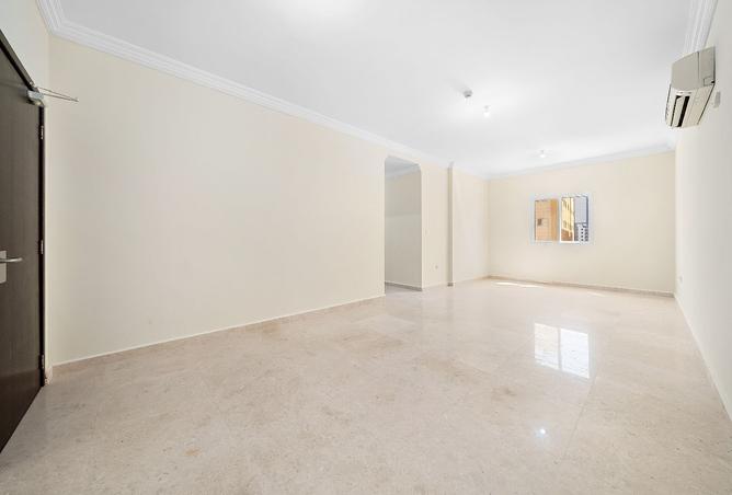 940141 - Property Image 2