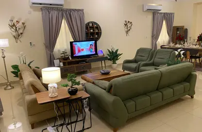 Living Room image for: Villa - 4 Bedrooms - 5 Bathrooms for rent in Bu Hamour Street - Abu Hamour - Doha, Image 1