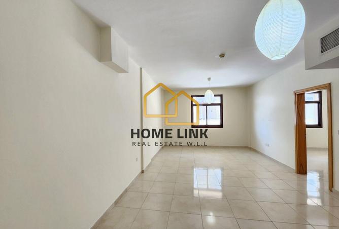 922244 - Property Image 2