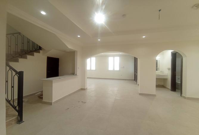 964008 - Property Image 2