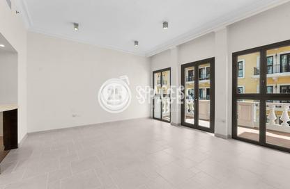 Apartment - 1 Bedroom - 2 Bathrooms for rent in Carnaval - Qanat Quartier - The Pearl Island - Doha