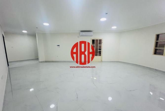 Apartment - 3 Bedrooms - 3 Bathrooms for rent in Muntazah 13 - Al Muntazah - Doha