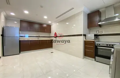 Apartment - 1 Bedroom - 2 Bathrooms for rent in West Porto Drive - Porto Arabia - The Pearl Island - Doha