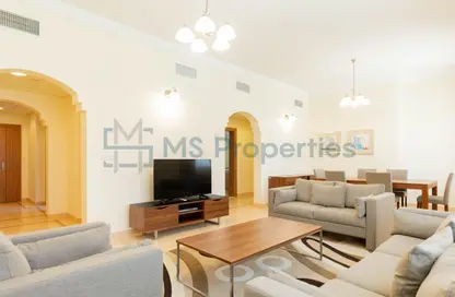 Apartment - 2 Bedrooms - 3 Bathrooms for rent in Gewan Island - The Pearl Island - Doha
