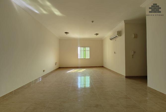 978151 - Property Image 2