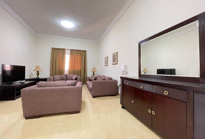 983528 - Property Image 2