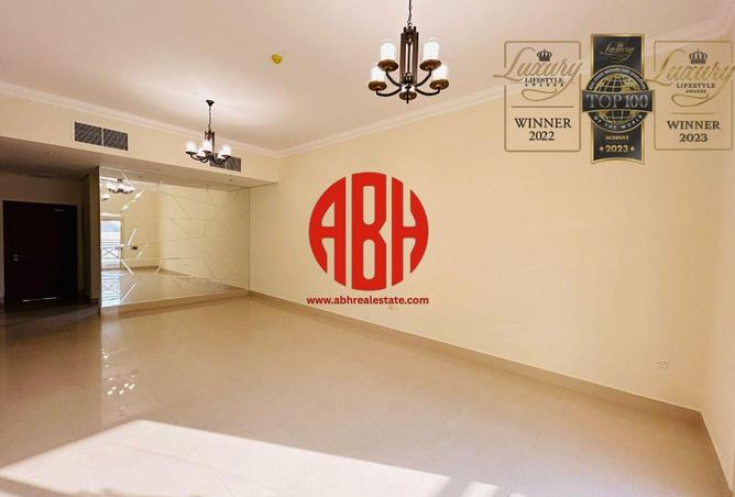 932597 - Property Image 3