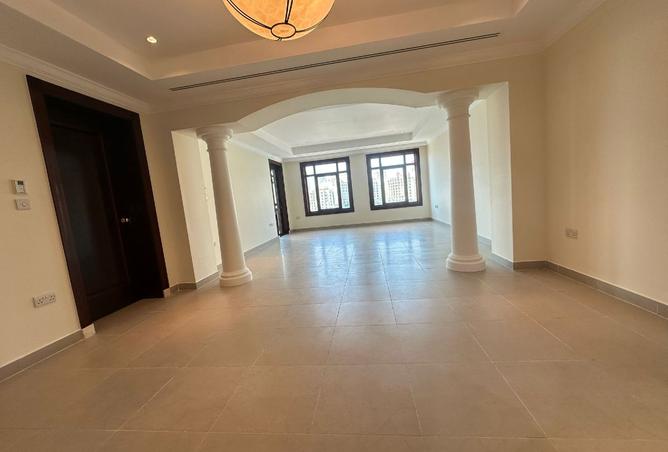 951382 - Property Image 3