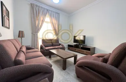 Apartment - 2 Bedrooms - 2 Bathrooms for rent in Al Sadd Road - Al Sadd - Doha