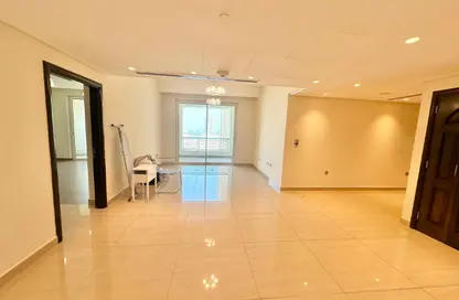 Apartment - 3 Bedrooms - 5 Bathrooms for rent in Viva West - Viva Bahriyah - The Pearl Island - Doha