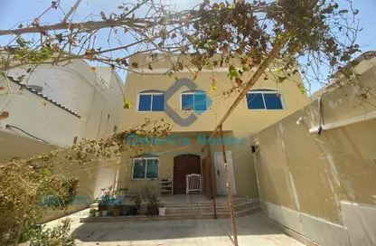 Villa - 5 Bedrooms - 6 Bathrooms for sale in Al Dafna - Al Dafna - Doha